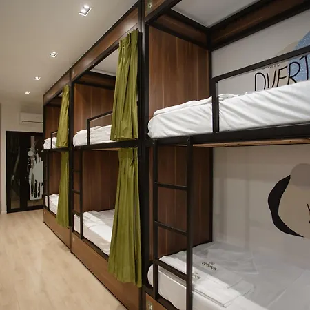 Corner ホステル Shkodër